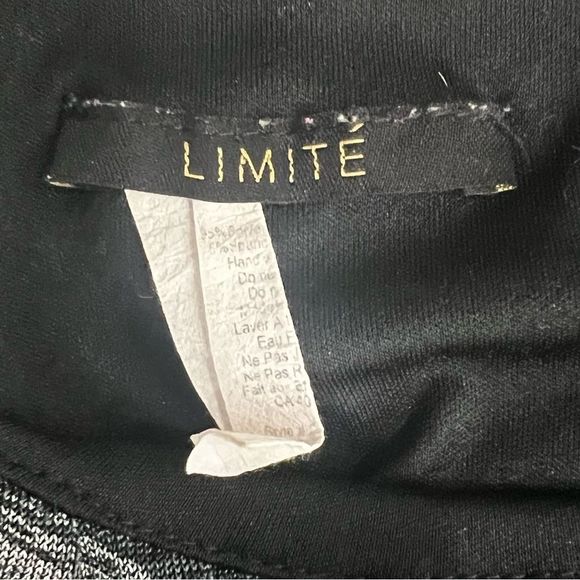 Limité Sleeveless Top - Picture 8 of 8